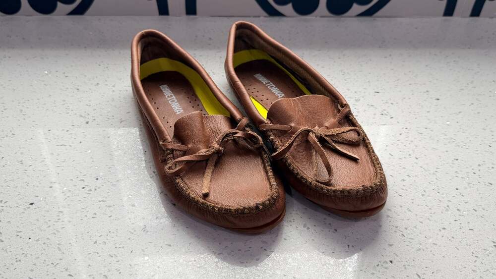 Minnetonka Womens 7.5 M Brown Leather Moccasin Driving Loafers M4302M